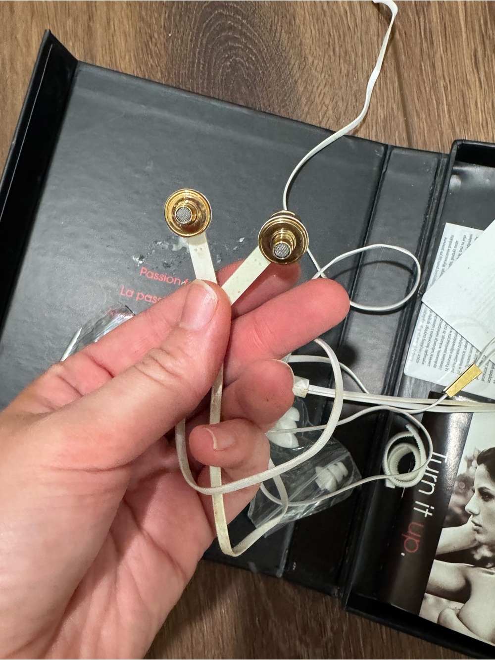 Beats by Dre Heartbeats Lady Gaga In-Ear Headphones Gold White Monster - Picture 3 of 6